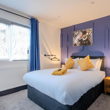 Modern 3Br Home - Private Parking - Tv In Every Bedroom Суонси Экстерьер фото