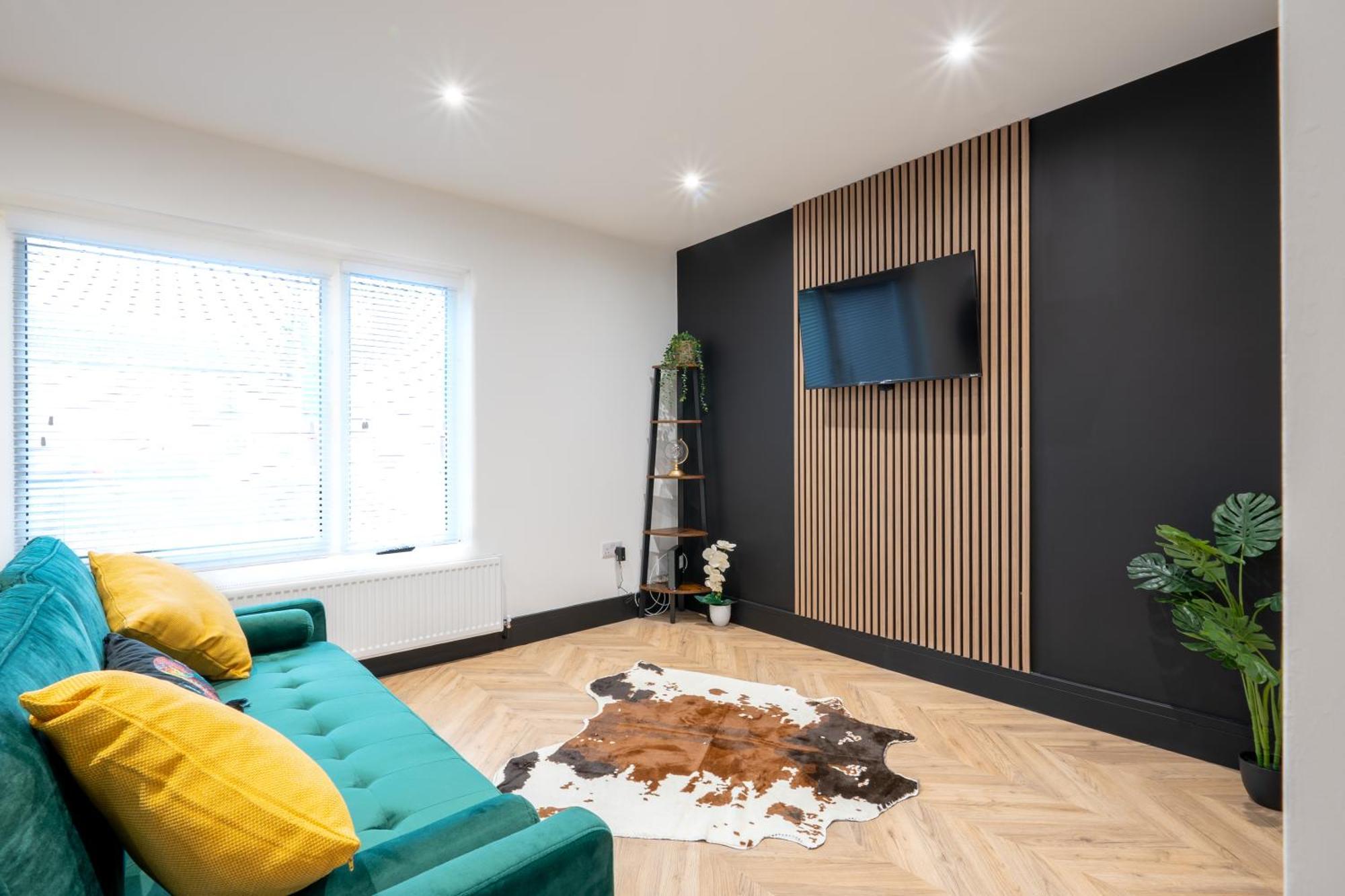 Modern 3Br Home - Private Parking - Tv In Every Bedroom Суонси Экстерьер фото